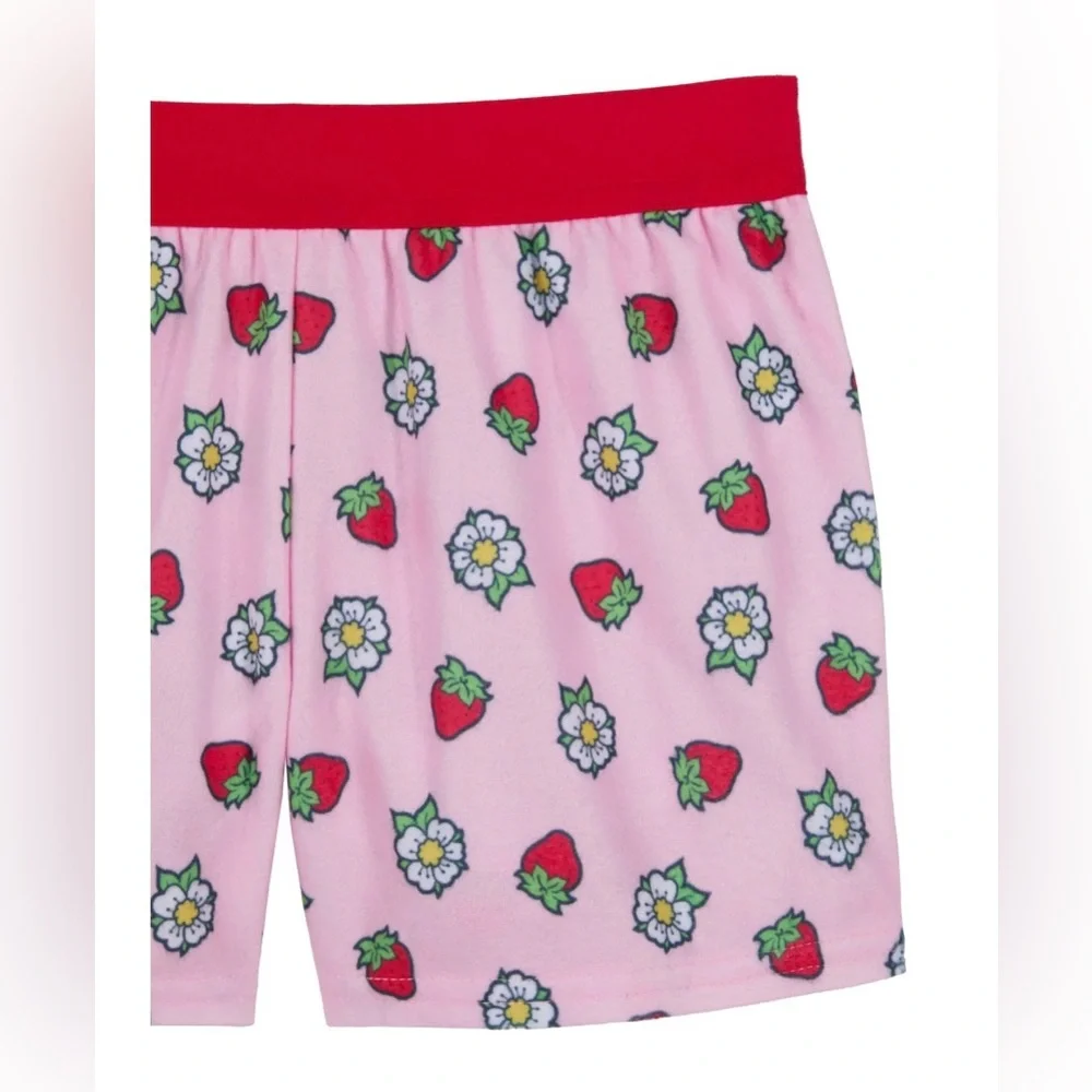 Strawberry Shortcake 🍓 adorable